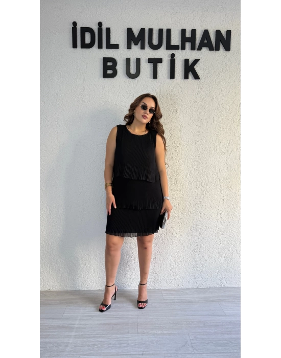 Siyah Piliseli Şifon Elbise