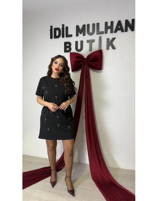 Siyah Taş Detaylı Elbise