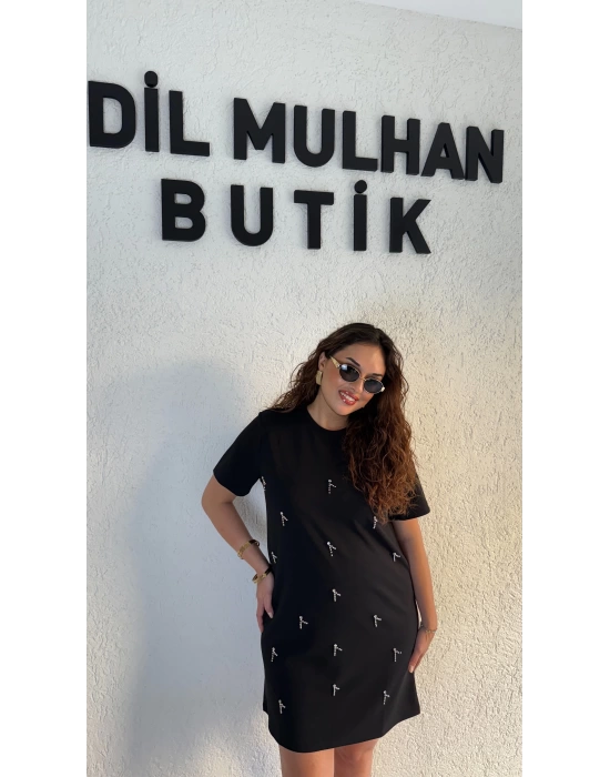 Siyah Taş Detaylı Elbise
