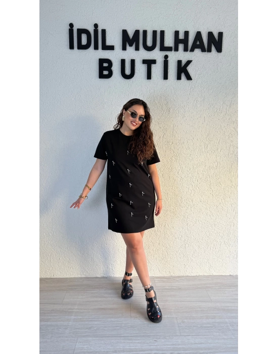 Siyah Taş Detaylı Elbise