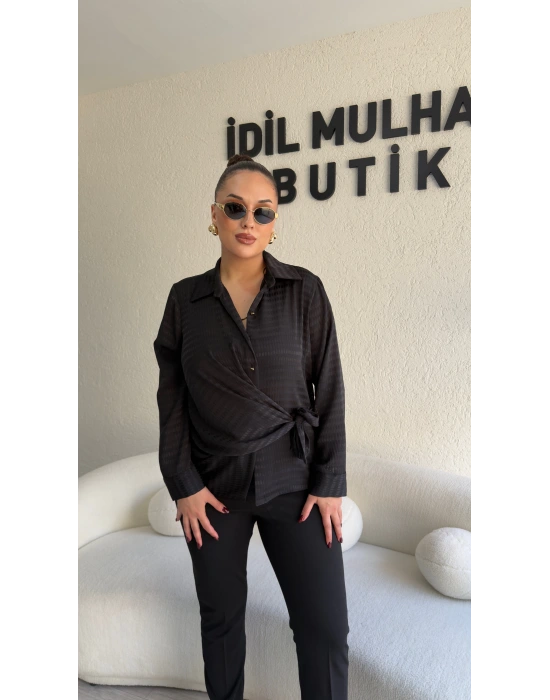 Siyah Yandan Bağlamalı Gömlek