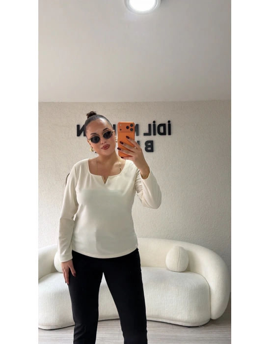 V Gold Detaylı Krem Bluz