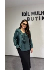 Zümrüt Yeşili Volanlı Premium Bluz