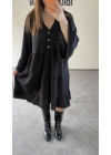 Siyah Düğme Detaylı Kat Kat Rahat Elbise