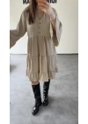 Bej Düğme Detaylı Kat Kat Rahat Elbise