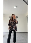 Siyah Çiçek Desenli Kemer Detaylı Dökümlü Bluz