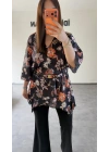Siyah Çiçek Desenli Kemer Detaylı Dökümlü Bluz
