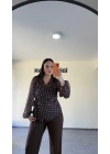 Kahverengi Kruvaze Yan Bağcıklı Puantiyeli Bluz