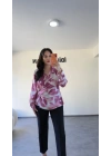 Pembe Bağlama Detaylı Batik Desenli Bluz