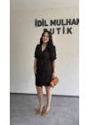 Siyah Jakarlı Kruvaze Yaka Bağlamalı Elbise