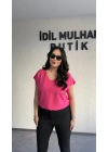 Pembe V Yaka Çilek Kumaş Bluz