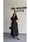 Siyah Kemer Detaylı Eteği Poplin Elbise