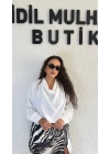 Beyaz Degaje Yaka Gold Düğmeli Bluz
