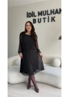 Siyah Dökümlü Piliseli Midi Elbise