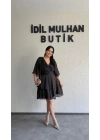 Siyah Kruvaze Yaka Kat Kat Elbise