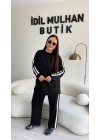 Siyah Yanları Beyaz Şeritli Taş Detaylı Takım