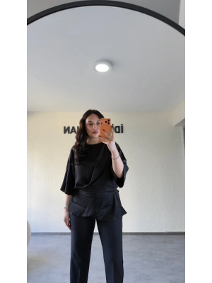 Siyah Bağcıklı Üçgen Jakar Bluz