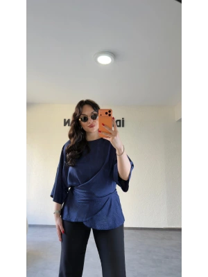 Lacivert Bağcıklı Üçgen Jakar Bluz