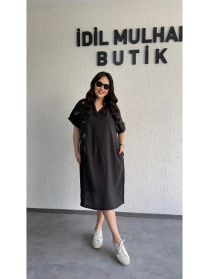 Siyah İşlemeli Düğme Detaylı Salaş Elbise