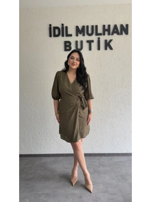 Haki Jakarlı Kruvaze Yaka Bağlamalı Elbise