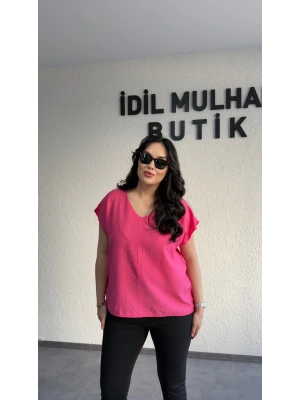 Pembe V Yaka Çilek Kumaş Bluz