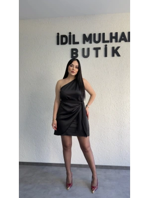 Siyah Tek Omuz Kuşak Detaylı Elbise