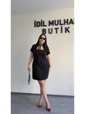 Siyah Zr Model Yaka Bağlama Detaylı Elbise