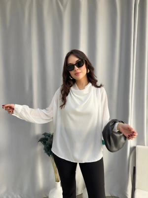 Beyaz Degaje Yaka Bluz