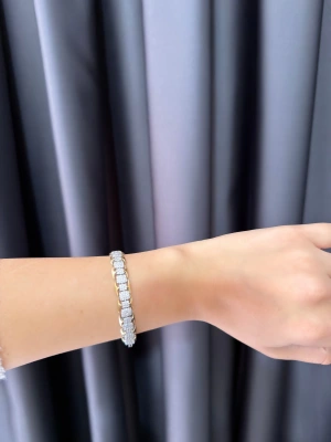 Gold Detaylı Zirkon Taşlı Bileklik