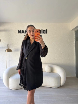 Kruvaze Kesim Dantelli Premium Elbise