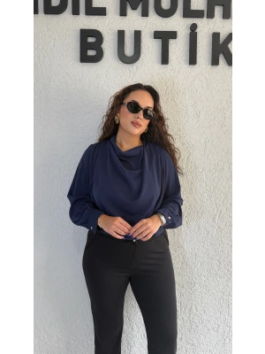 Lacivert Degaje Yaka Gold Düğmeli Bluz