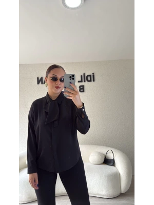 Siyah Çıkarılabilir Fularlı Gömlek