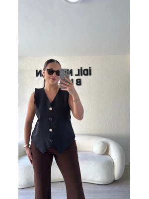 Siyah Düğme Detaylı Bluz