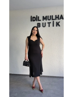 Siyah Kalp Yaka Klasik Midi Elbise