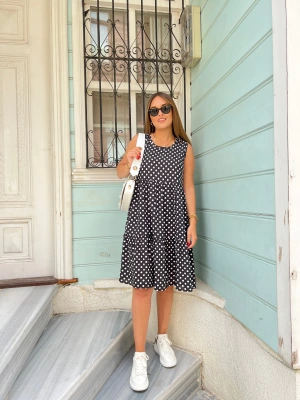 Siyah Puantiyeli Elbise