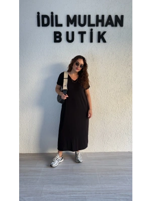 Siyah V Yaka Sırt Detaylı Elbise