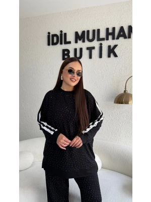 Siyah Yanları Beyaz Şeritli Taş Detaylı Takım