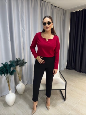 V Gold Detaylı Kırmızı Bluz