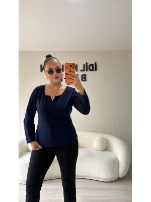 V Gold Detaylı Lacivert Bluz