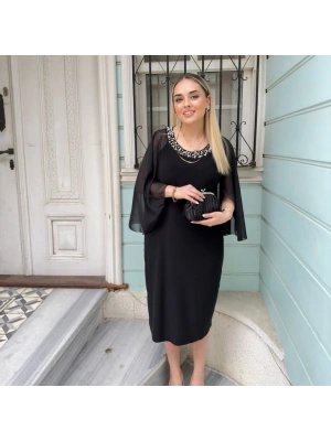 Yakası İncili Pelerin Elbise