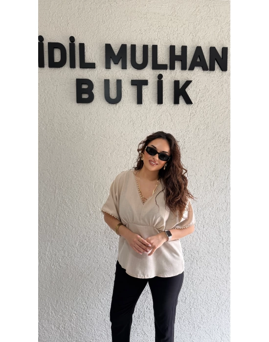 Bej Keten İşlemeli Bluz