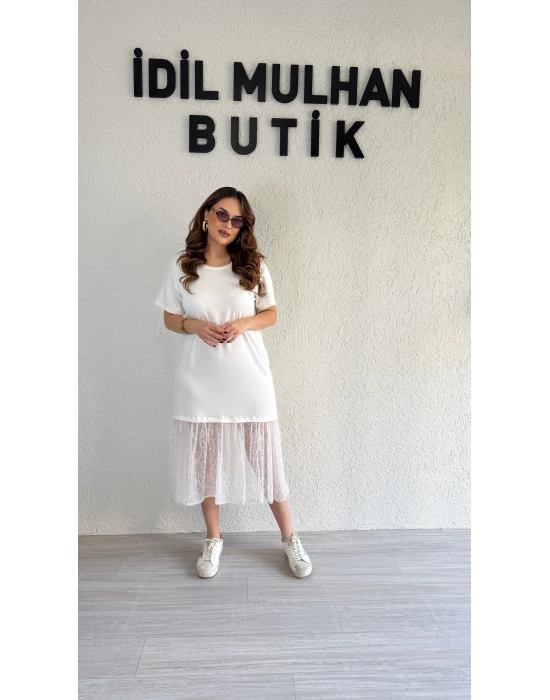 Beyaz Eteği Güpürlü Elbise