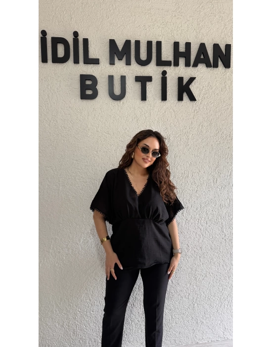 Siyah Keten İşlemeli Bluz