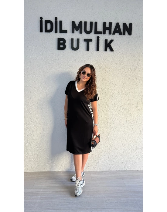 Siyah V Yaka Yanları Şeritli Elbise