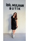 Siyah V Yaka Yanları Şeritli Elbise