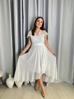 Beyaz Kadife Kuşaklı Fırfırlı Elbise