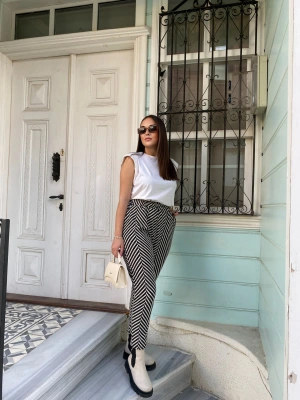 Çizgili Likralı Krep Kumaş Pantolon