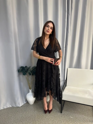 Komple Dantel Detaylı Fırfırlı Elbise