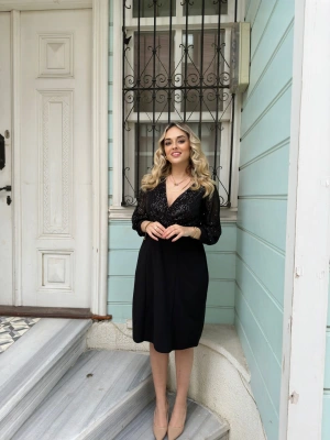 Payetli Kruvaze Yaka Elbise