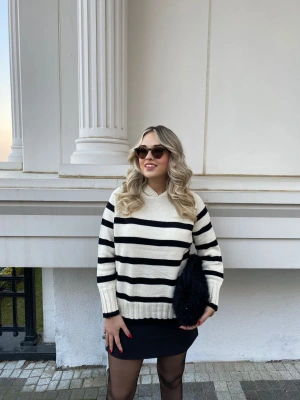 Şapka Detaylı Çizgili Beyaz Kazak